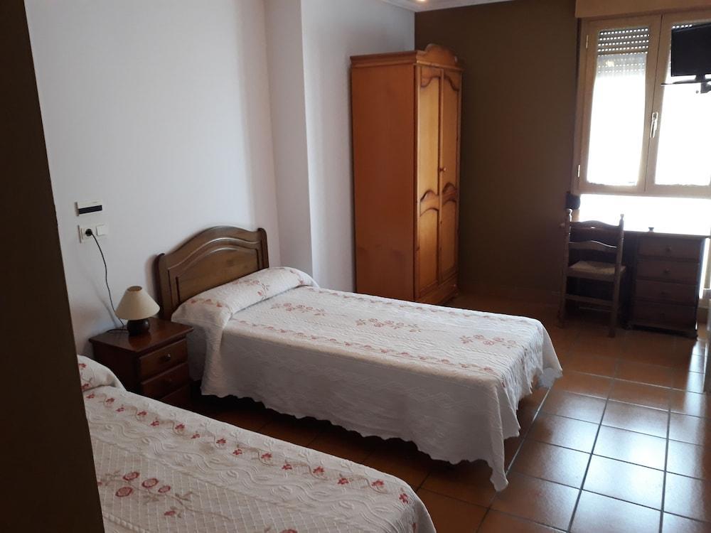 Zizur Mayor Hostal Ardoi מראה חיצוני תמונה
