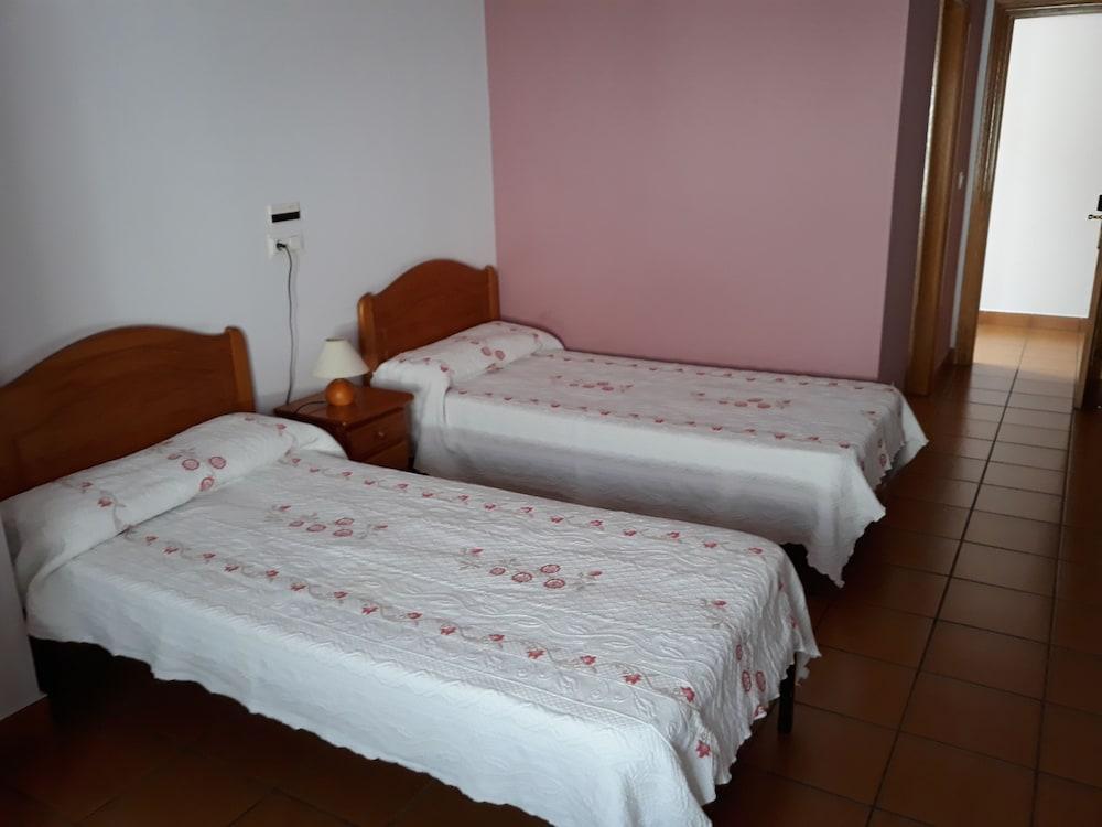 Zizur Mayor Hostal Ardoi מראה חיצוני תמונה